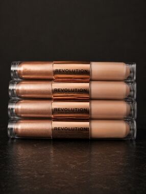 Revolution Dual-Ended Concealer & Highlighter - Rose Gold & Beige